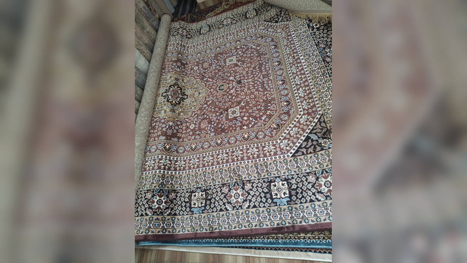 Kashmiri Rugs - Image 8