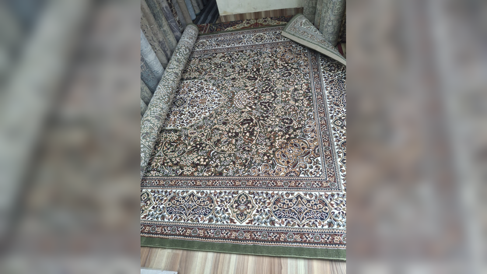 Kashmiri Rugs - Image 7