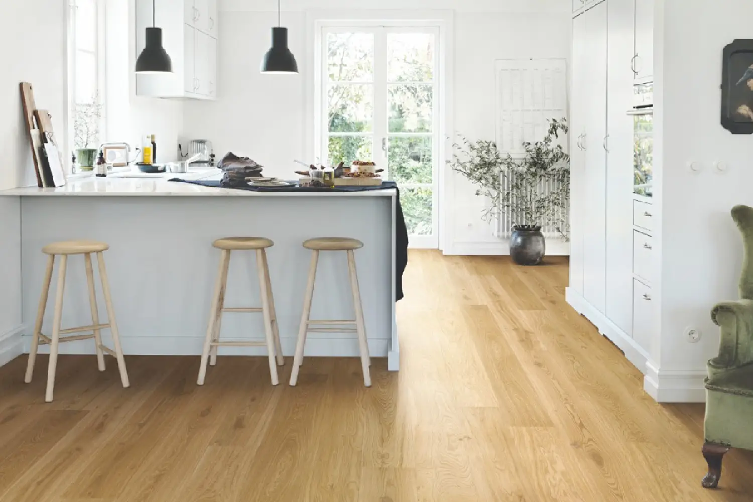 Antique Laminate Flooring - Image 15